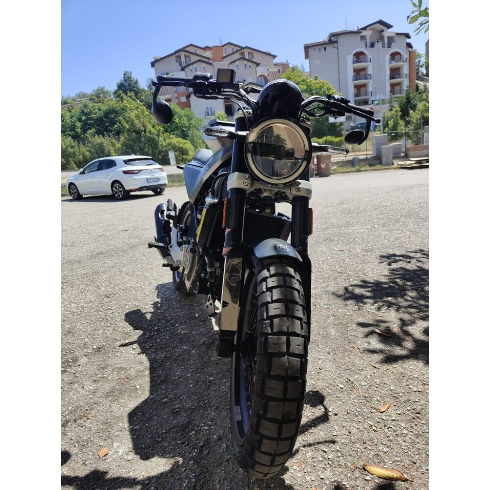HUSQVARNA SVARTPILEN 125 del 2022