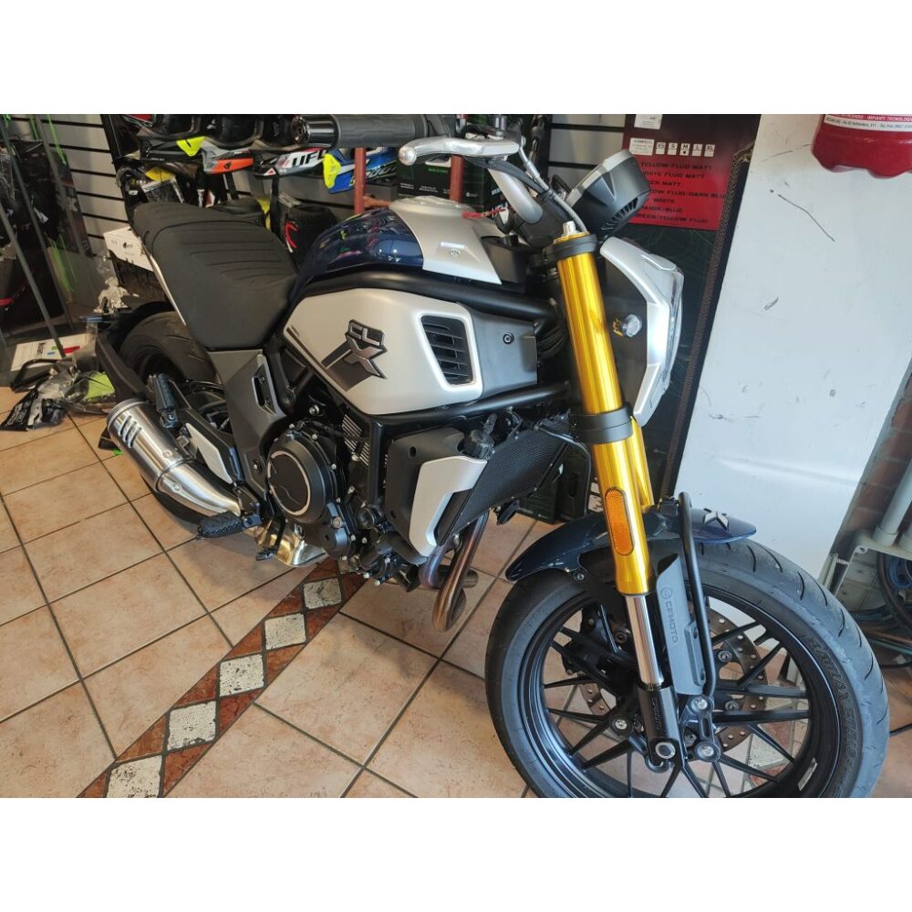 CFMOTO 700CL-X HERITAGE del 2023