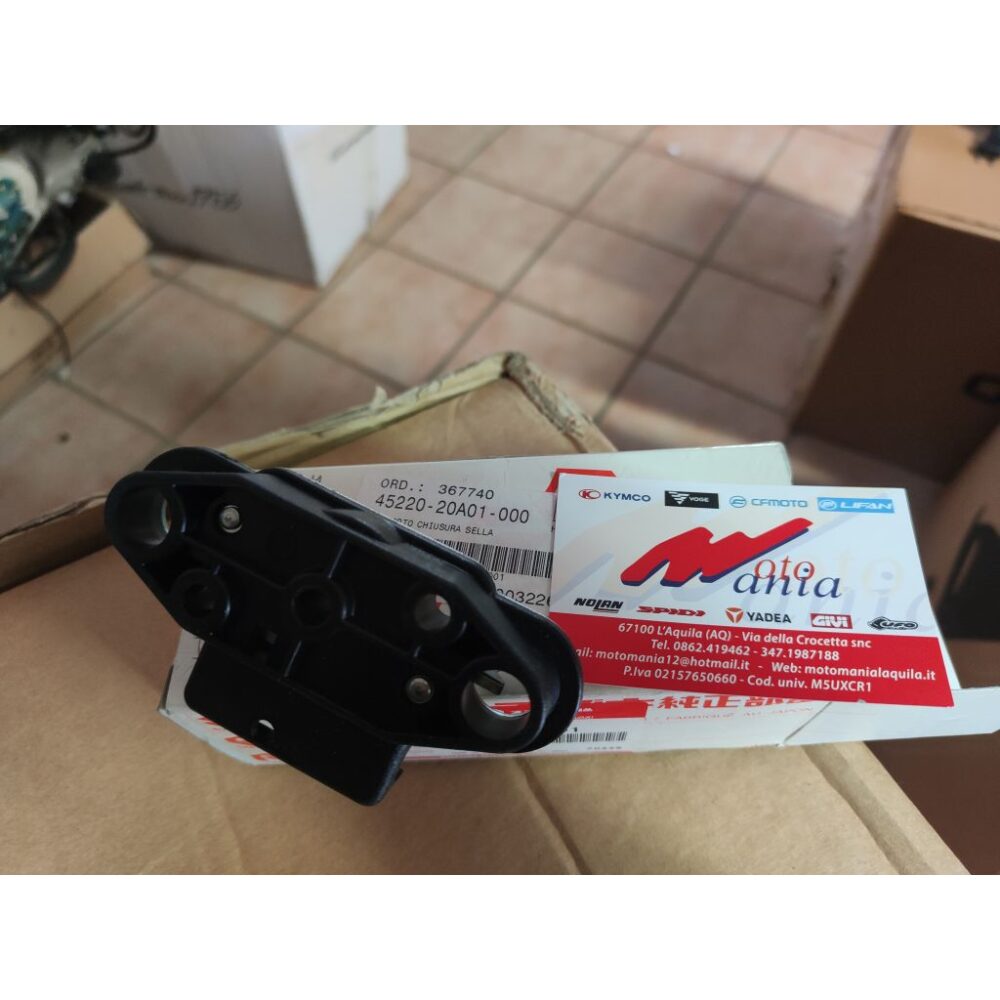 SUPPORTO CHIUSURA SELLA SUZUKI 45220-20A01