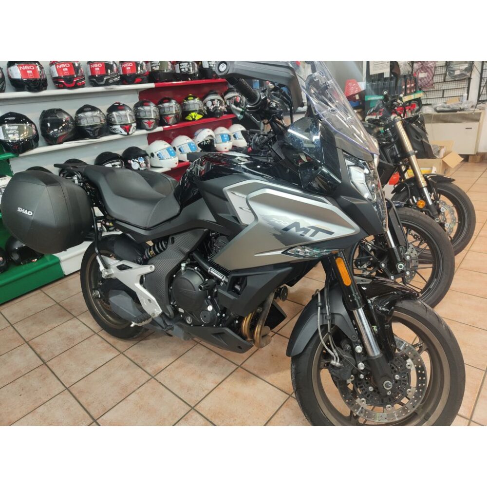 CFMOTO 700MT del 2024