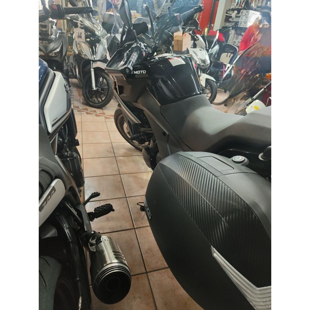 CFMOTO 700MT del 2024