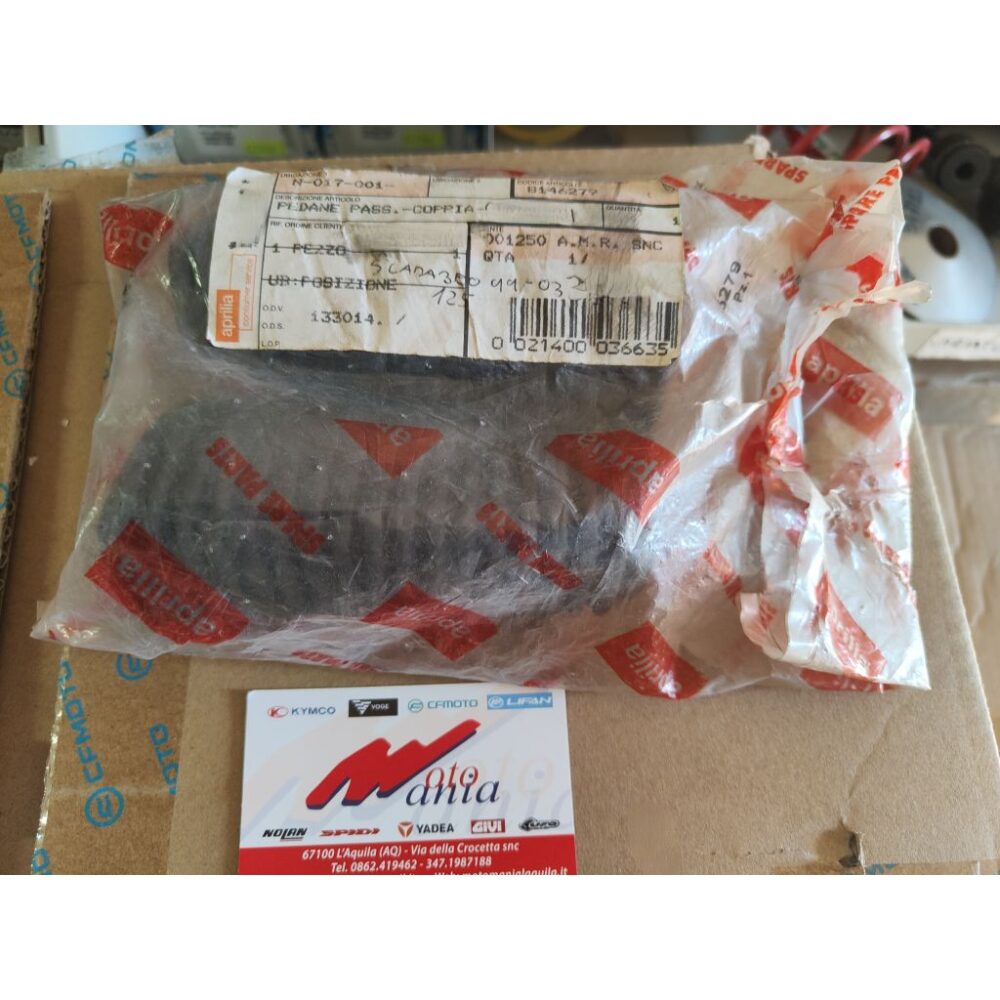 PEDANE PASSEGGERO (COPPIA) APRILIA SCARABEO AP8146279