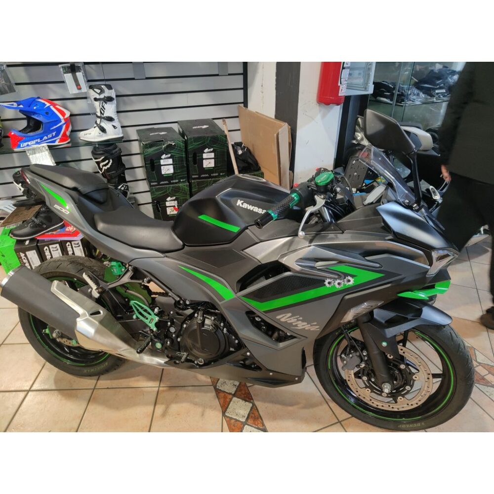 KAWASAKY NINJA 500 DEL 2024