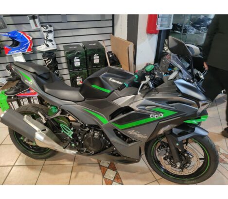 KAWASAKY NINJA 500 DEL 2024