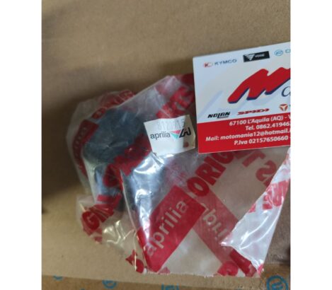 GOMMINO SPECCHIETTO DESTRO APRILIA AP8120915