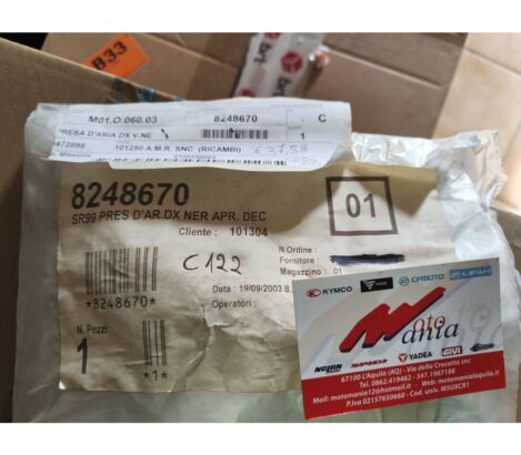PRESA D’ARIA DESTRA NERA APRILIA SR AP8248670