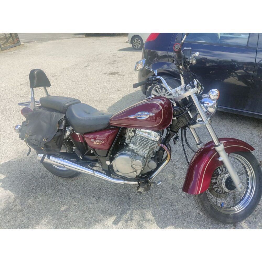 SUZUKI MARAUDER 250 DEL 1999